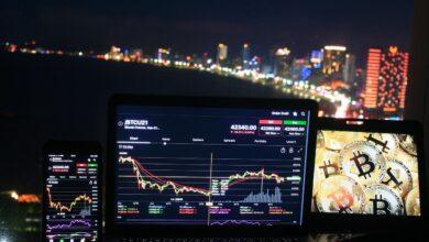 trading, investing, stocks, options, dow, nasdaq, downtown, profit, tesla, bitcoin, blockchain, nft, crypto, seascape, nature, gme, gamestop, amc, speculation, non fungible token, crash, market, rich